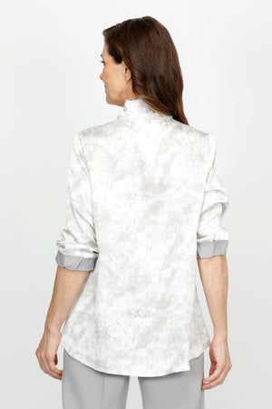 Beau Chemise Bobbi Marled Print Blouse with Denim Trim in Gray.  Marled gray and white print with light gray denim trim at the placket and cuffs.  Adjustable wire stand collar button down.  3/4 sleeve with elastic cuff.  2 front angled welt pockets.  A line shape.  Relaxed fit._61394751095150