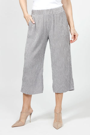 Organic Rags Check Print Easy Crop Pant in Cobblestone Gray. Crinkled check fabric. Elastic waist with 2 side pockets. Wide leg. 21" inseam._34989770342600