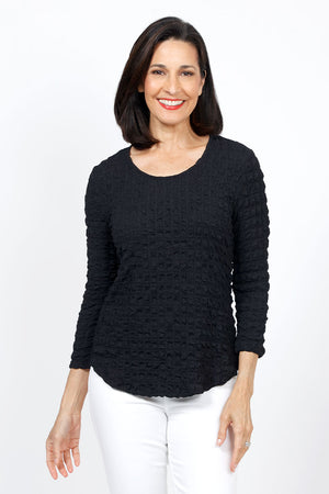 Top Ligne Pucker Scoop Neck Top in Black. Scoop neck top with 3/4 sleeves. Puckered fabric. Curved hem. Relaxed fit._35322626736328