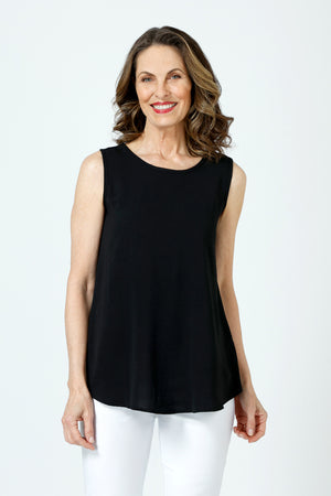Top Ligne Airflow Swing Tank in Black.  Crew neck sleeveless a line tank with curved hem.  A line swing shape.  Relaxed fit._59980365627758