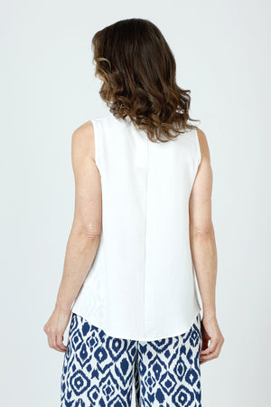 Top Ligne Airflow Swing Tank in White.  Crew neck sleeveless a line tank with curved hem.  A line swing shape.  Relaxed fit._59980365726062