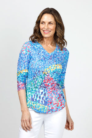Top Ligne Starry Scene Crinkle Top In Multi.  Artist inspired expressionist dot print.  V neck top with shirt tail hem and 3/4 sleeve.  Relaxed fit._34981301813448