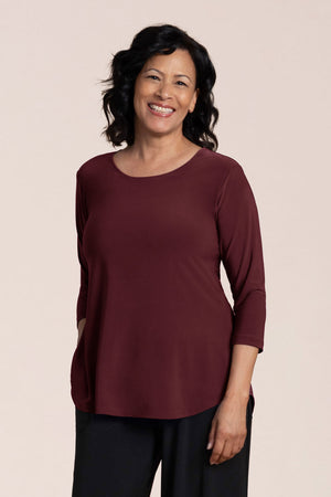 Sympli Go to Classic Relax in Melange Varsity, a deep garnet.  Crew neck, 3/4 sleeve top with curved hem and side slits.  Relaxed fit._61384809316718