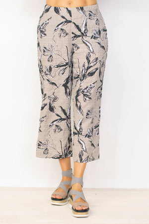 Habitat Flat Front Flood Pant in Taupe with black and white floral.  Flat front pull on pant with elastic back.  Side slash pockets.  Relaxed through hip and thigh.  Relaxed leg.  26" inseam._35122810159304