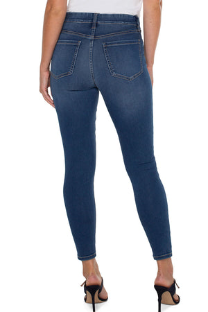 Liverpool Gia Skinny Forever Fit Jean in Santa Ynez Wash. Medium blue wash. Midrise pull on jean in a fabric that won't stretch out and stays comfortable. Skinny jean with faux front pockets and back patch pockets. 28" inseam._35226812711112