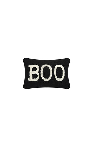 Time to boo-gie! This Halloween latch hook pillow is the perfect ghost-inspired touch for any chair, bed, or sofa. This fa-boo-lous pillow is handmade with dyed wool and backed with a soft velvet fabric and zipper closure._34426741850312