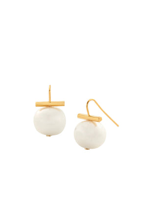 White round pearl on gold bar and ear wire hook_32686208090312