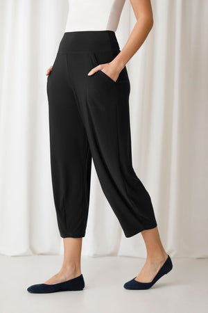 Sympli Narrow Lantern Pant in Black. Yoke waistband and balloon leg with 2 front pockets. 25" inseam._32029327524040